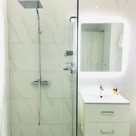 Plateia Deluxe 公寓 *